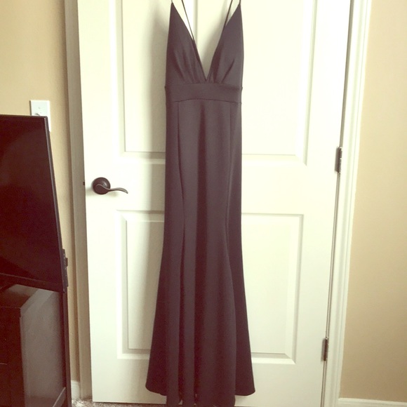 Black low cut mermaid style dress - Picture 1 of 2